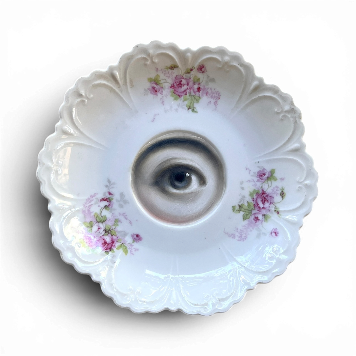 No. 3672 Lover's Eye Painting on a Floral Plate