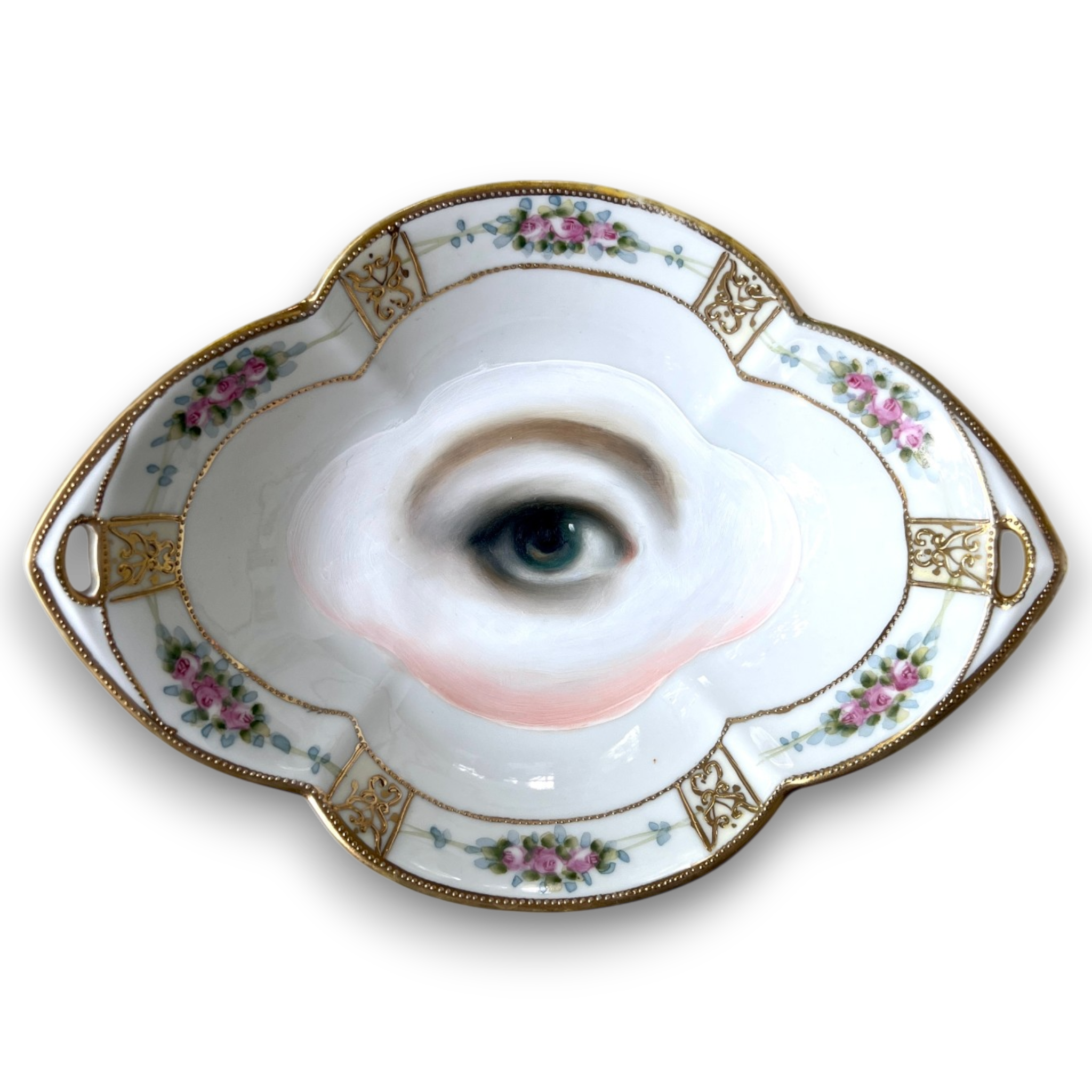 No. 3782 Lover’s Eye Painting on a Quatrefoil Dish