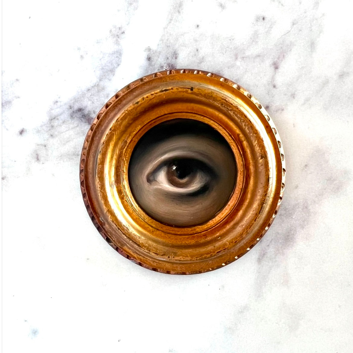 No. 2812 Lover's Eye Painting in an Italian Round Giltwood Frame