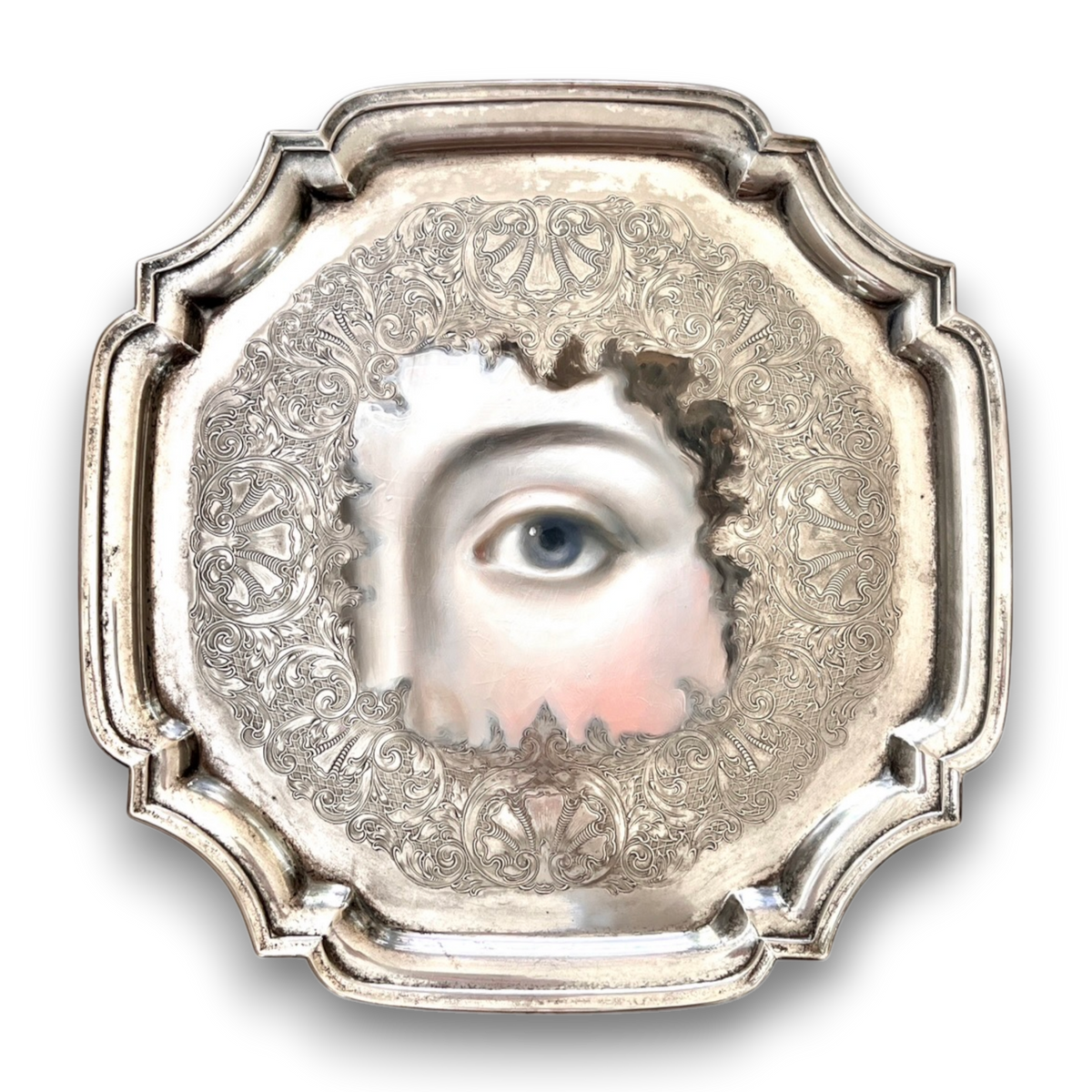 No. 3817 Lover’s Eye Painting on an Engraved Coquille Tray