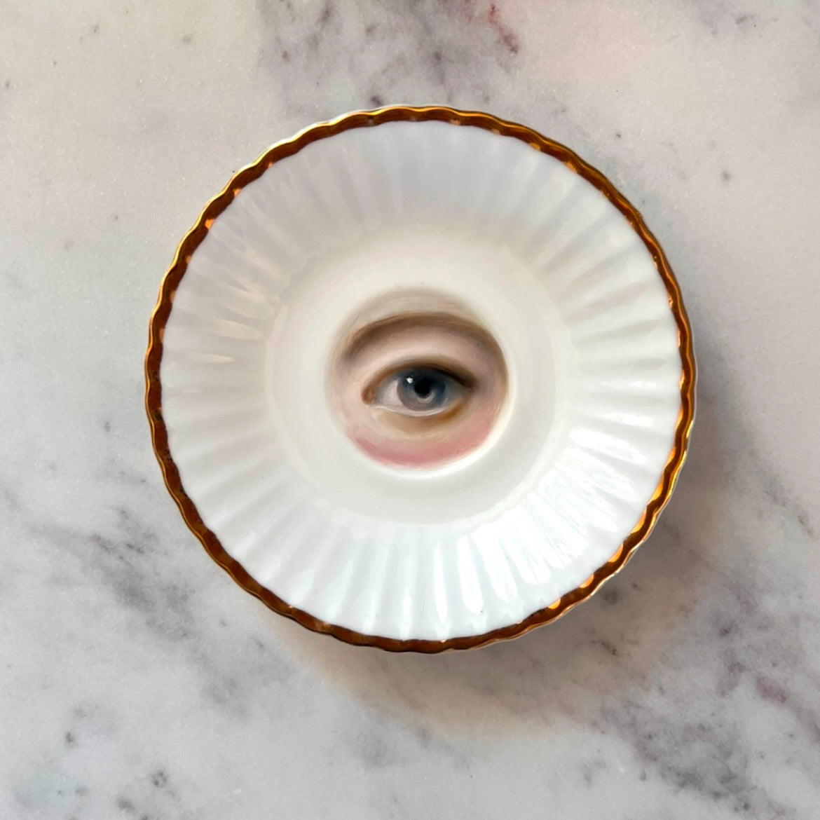 No. 2824 Lover's Eye Painting on an English Gold Fluted Plate