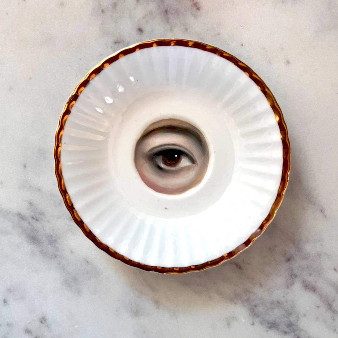 No. 2822 Lover's Eye Painting on an English Gold Fluted Plate