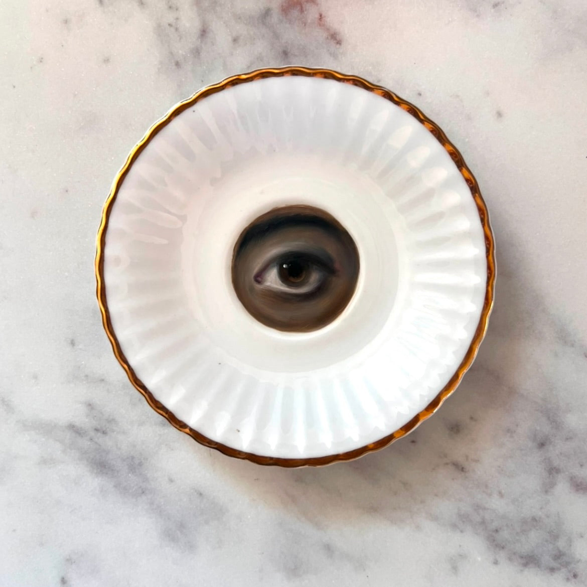 No. 2821 Lover's Eye Painting on an English Gold Fluted Plate