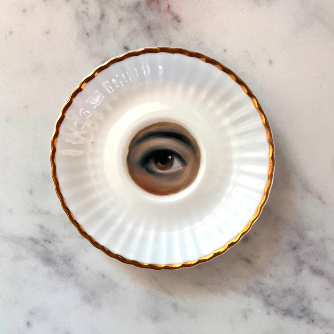 No. 2823 Lover's Eye Painting on an English Gold Fluted Plate