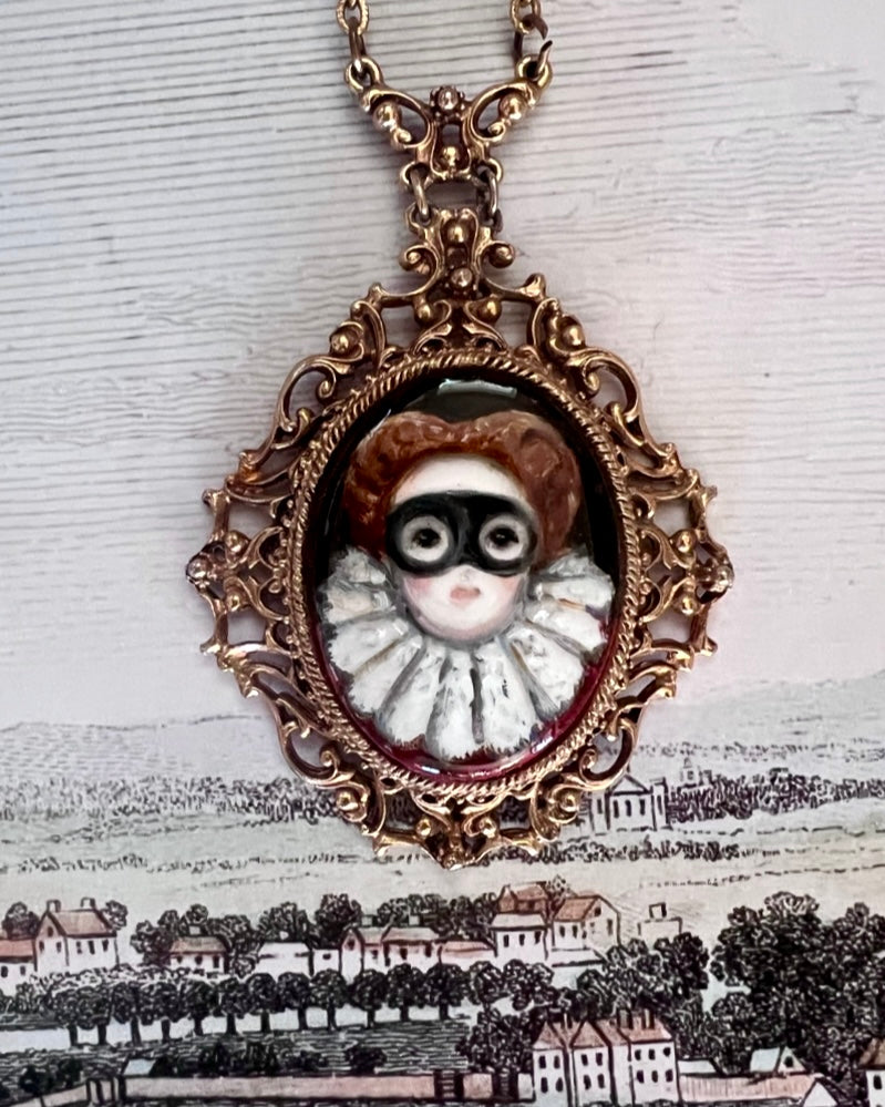 No. 2327 "Lizzie" Portrait Pendant