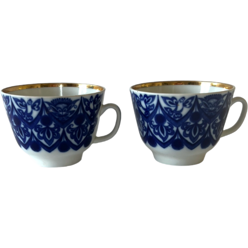 Pair of St. Petersburg Lomonosov Large Tea Cups
