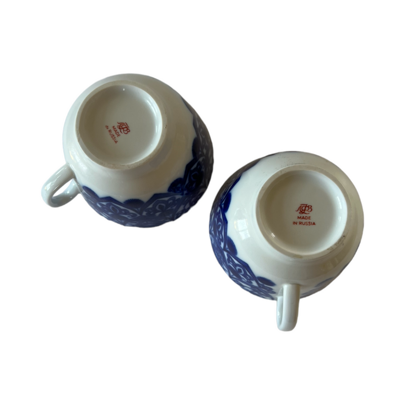 Pair of St. Petersburg Lomonosov Large Tea Cups