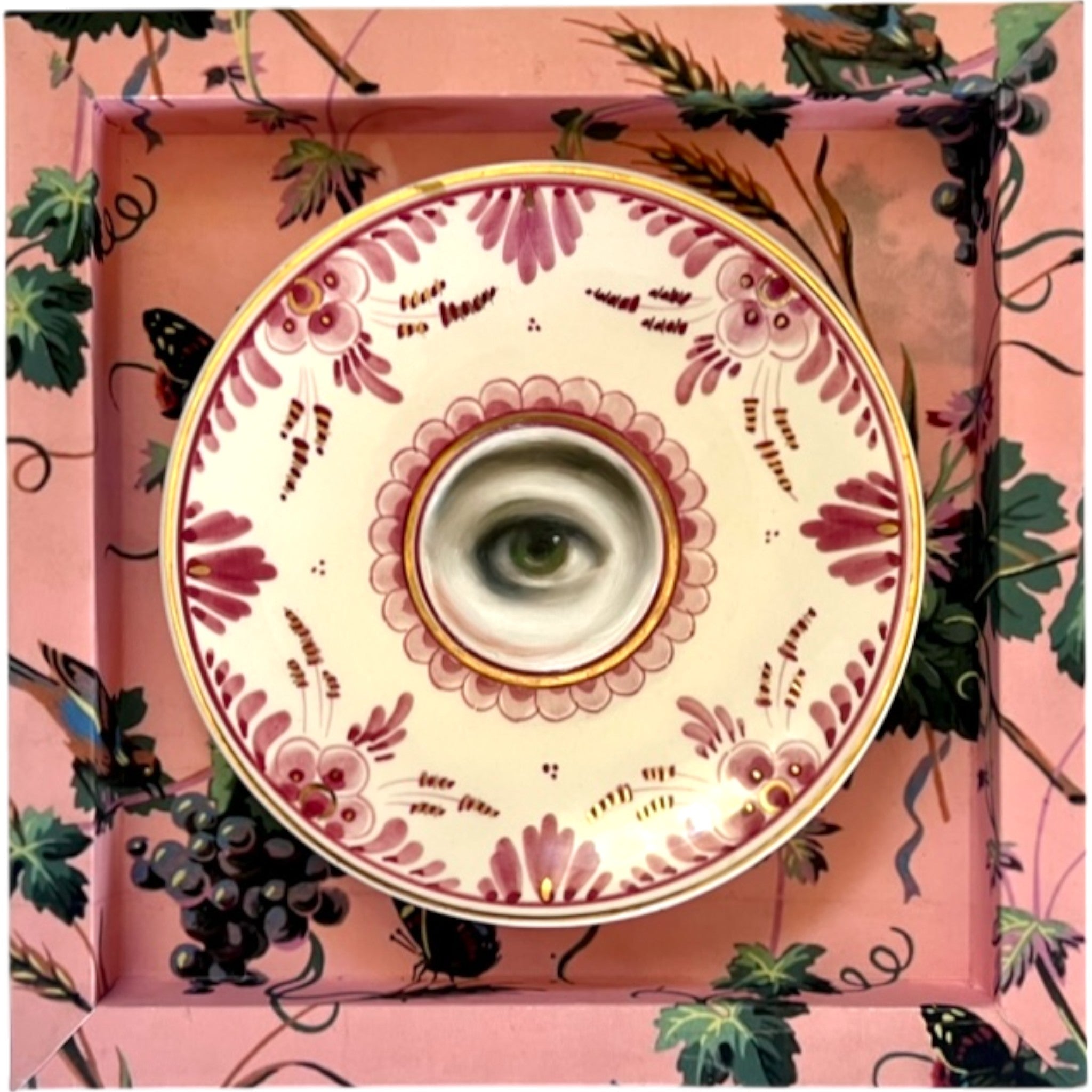 No. 2346 Lover's Eye Painting on a Pink Rood Delft Plate