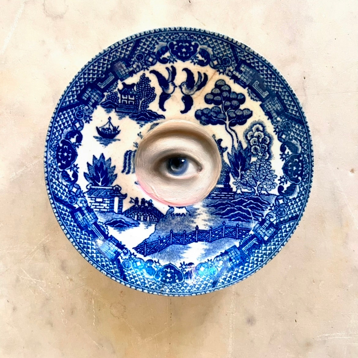 No. 2850 Lover's Eye Painting on a Chinoiserie Blue Willow Plate