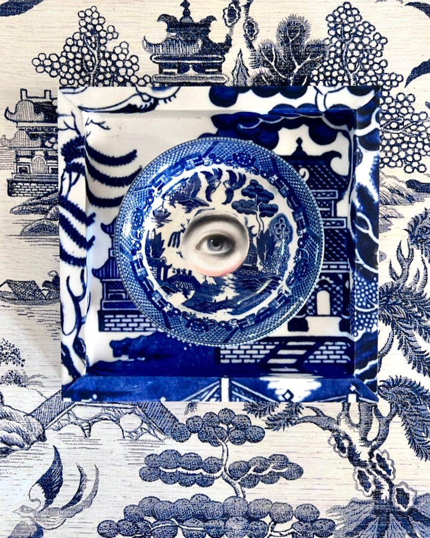 No. 2347 Lover's Eye Painting on a Chinoiserie Blue Willow Plate