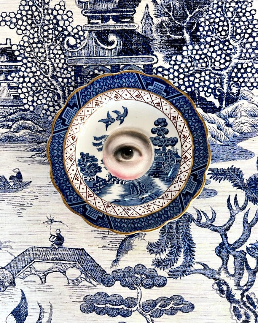 No. 2355 Lover's Eye Painting on a Royal Doulton Chinoiserie Blue Willow Plate