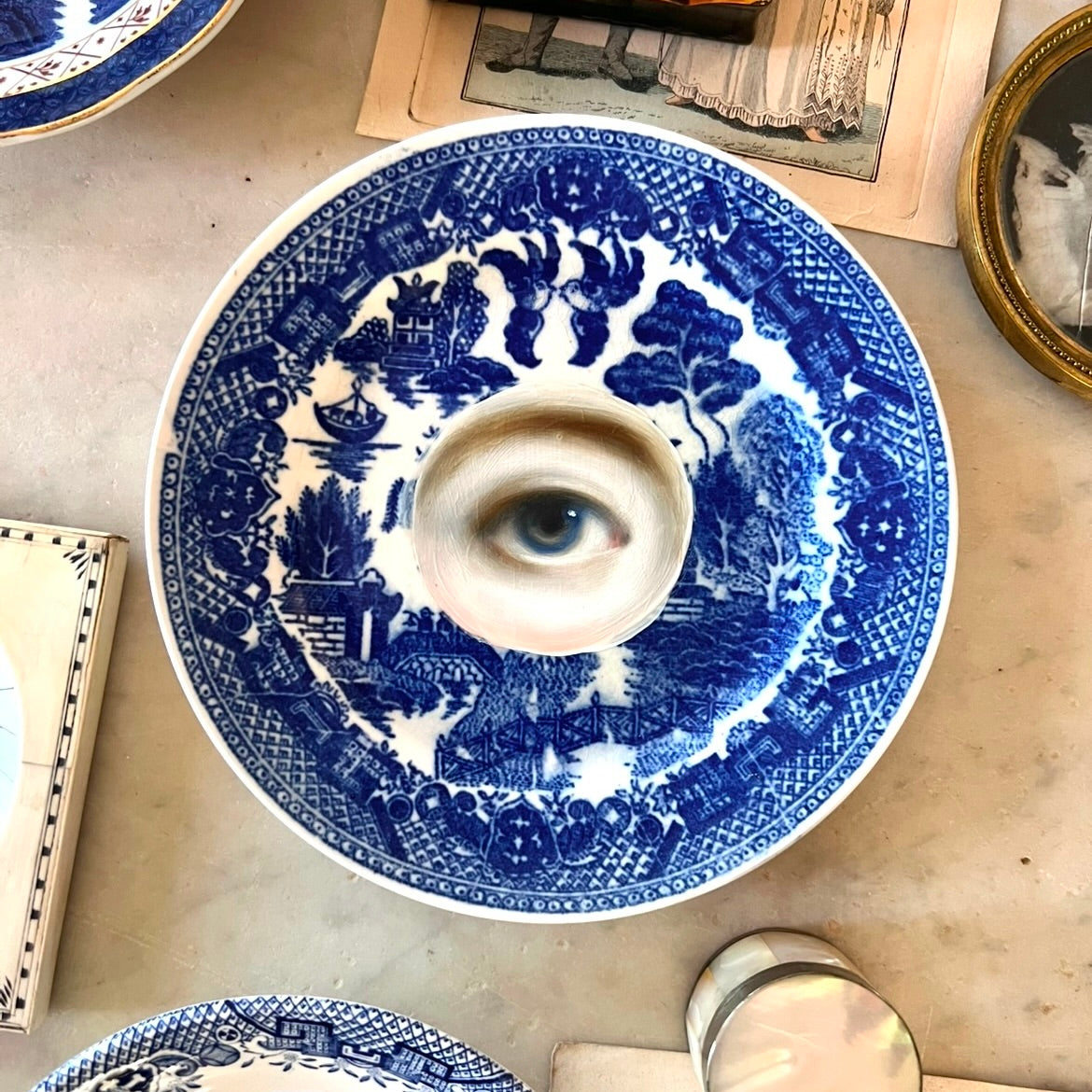 No. 2862 Lover's Eye Painting on a Chinoiserie Blue Willow Plate