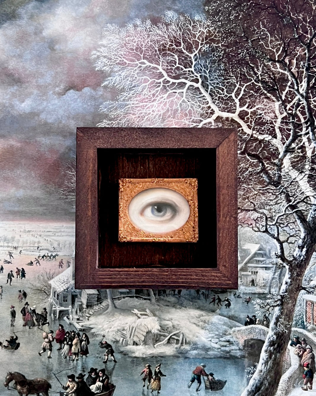 No. 2400 Lover's Eye Painting in an Antique Daguerreotype Frame (2.5"x2")