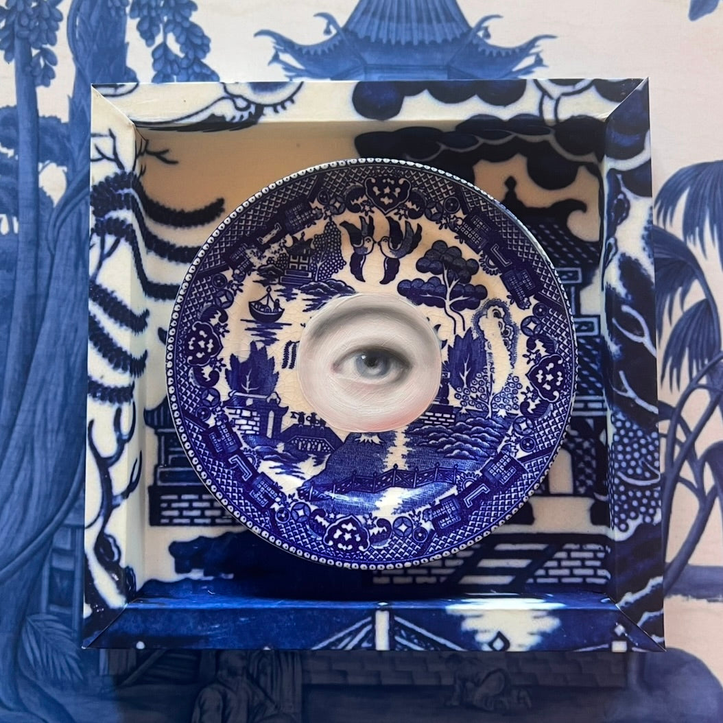 No. 2881 Lover's Eye Painting on a Chinoiserie Blue Willow Plate