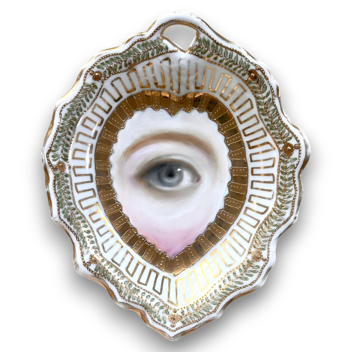 No. 3863 Lover’s Eye Painting on a Gold Gilt Leaf Plate