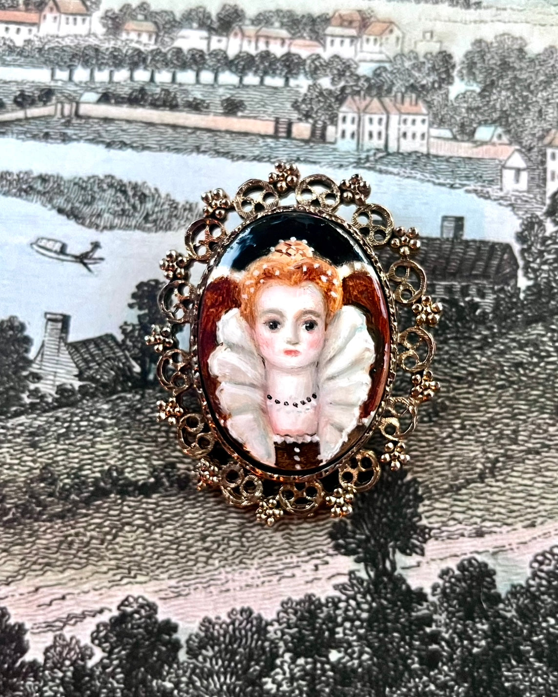No. 2456 "Bess" Portrait-Brooch