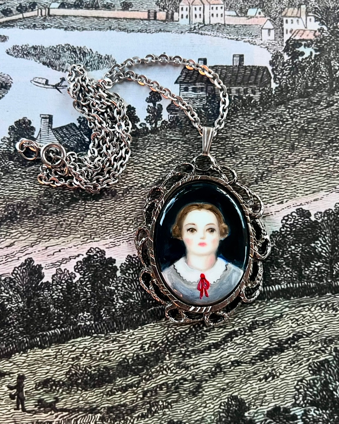 No. 2453 "Eloise" Portrait Pendant Necklace