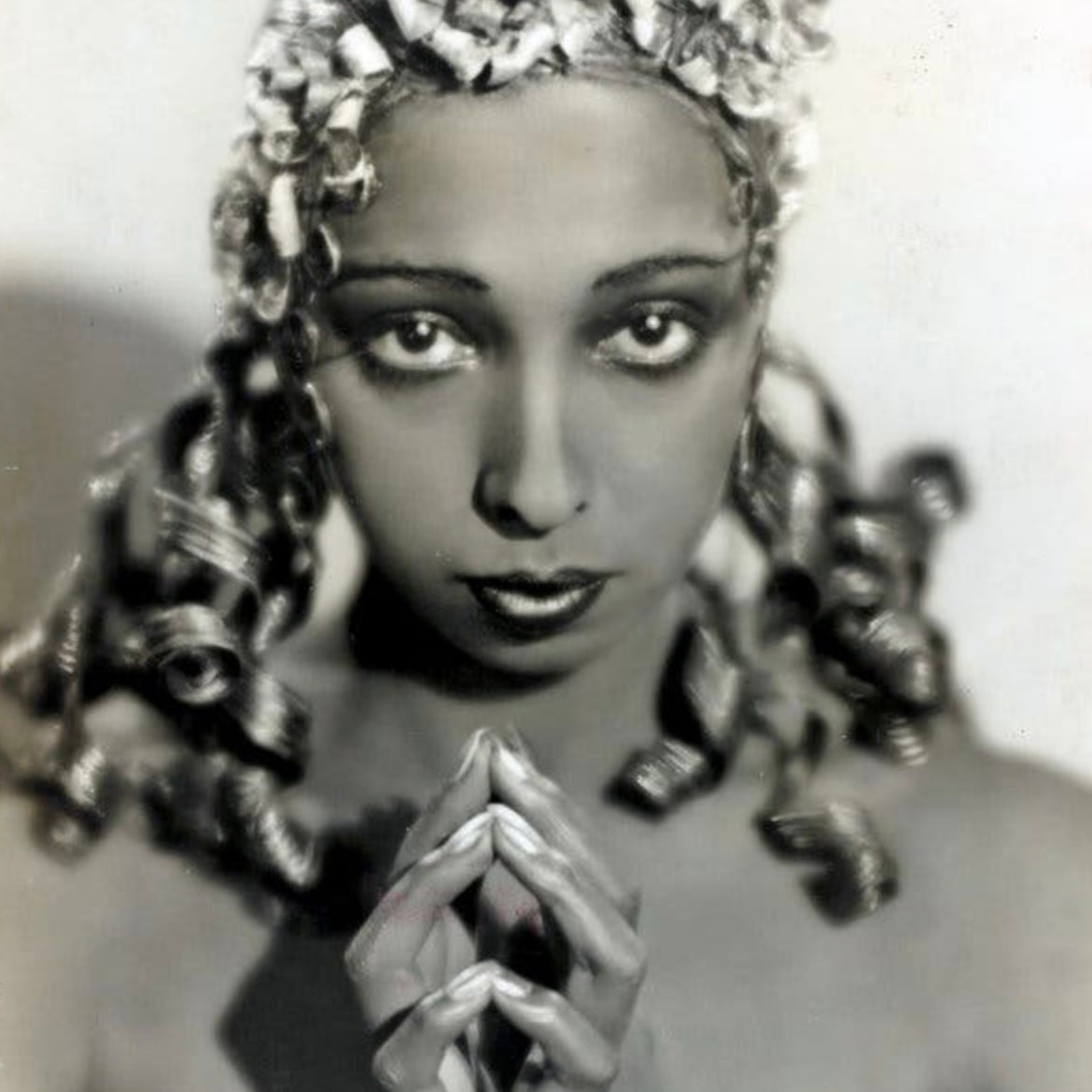 No. 2923 Lover's Eye Painting of Josephine Baker on a Bavarian Art Deco Plate