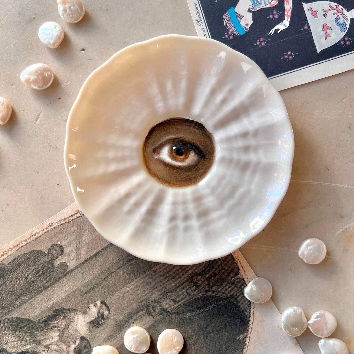 No. 3110 Lover's Eye Painting on a Belleek Shell Plate