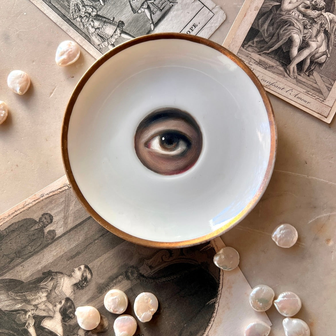 No. 3127 Lover's Eye Painting on a Gold Border Plate