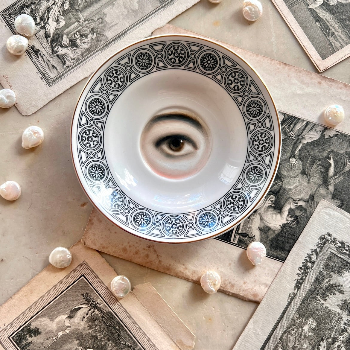 No. 3128 Lover's Eye Painting on a "Classica" Plate