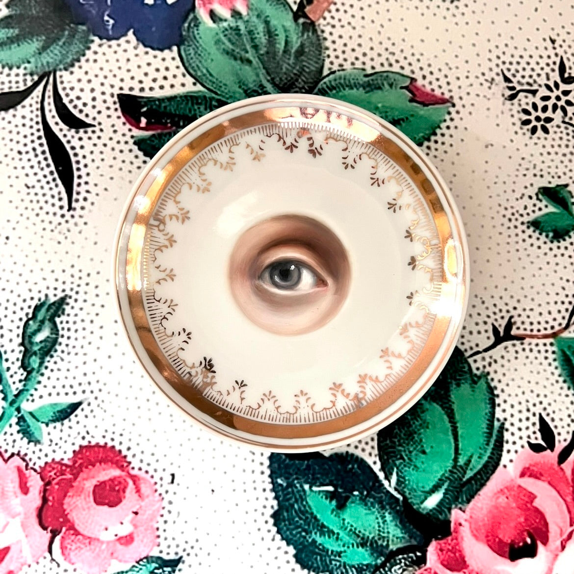No. 2927 Lover's Eye Painting of Virginia Woolf on a Gilt Border Plate