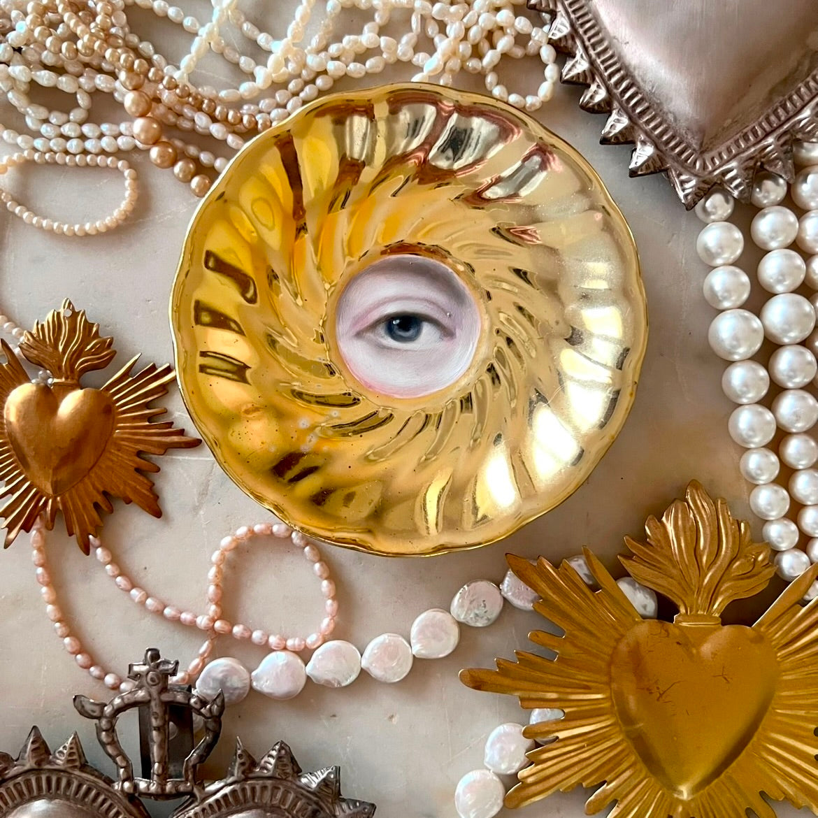 No. 2905 Lover's Eye Painting of Louis XIV on a Gold Luster Plate