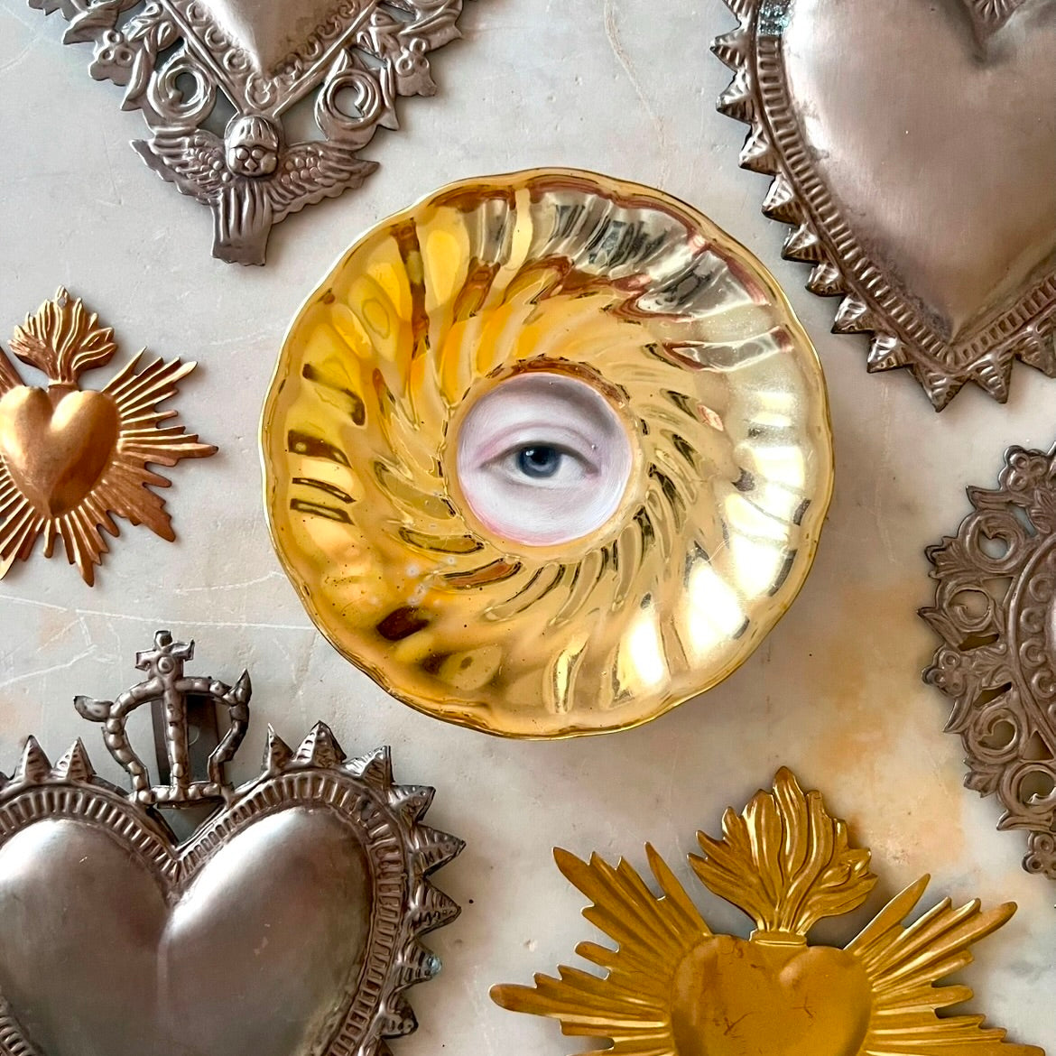 No. 2905 Lover's Eye Painting of Louis XIV on a Gold Luster Plate