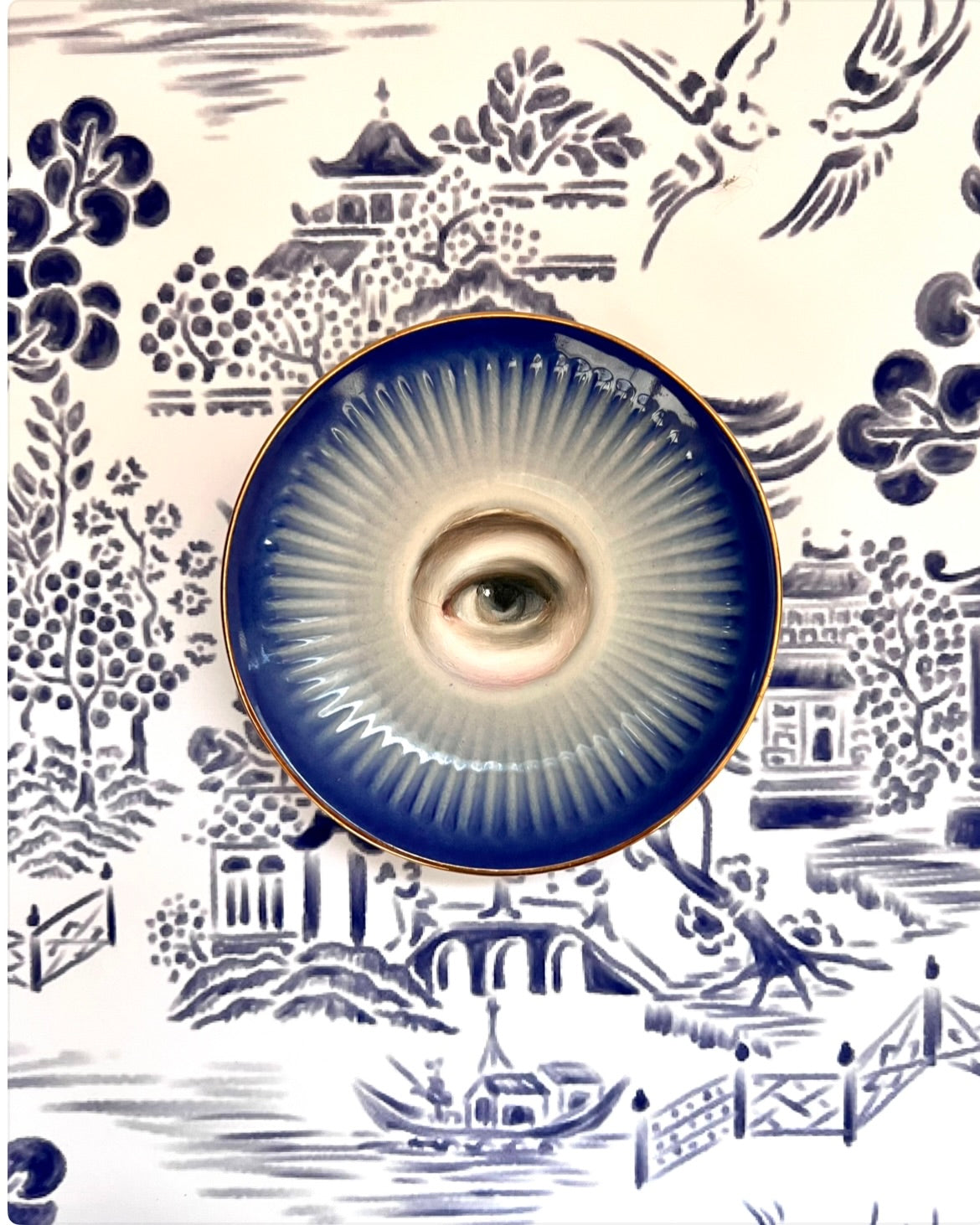 No. 2473 Lover's Eye Painting on a Mini Danish Gradient Blue Plate