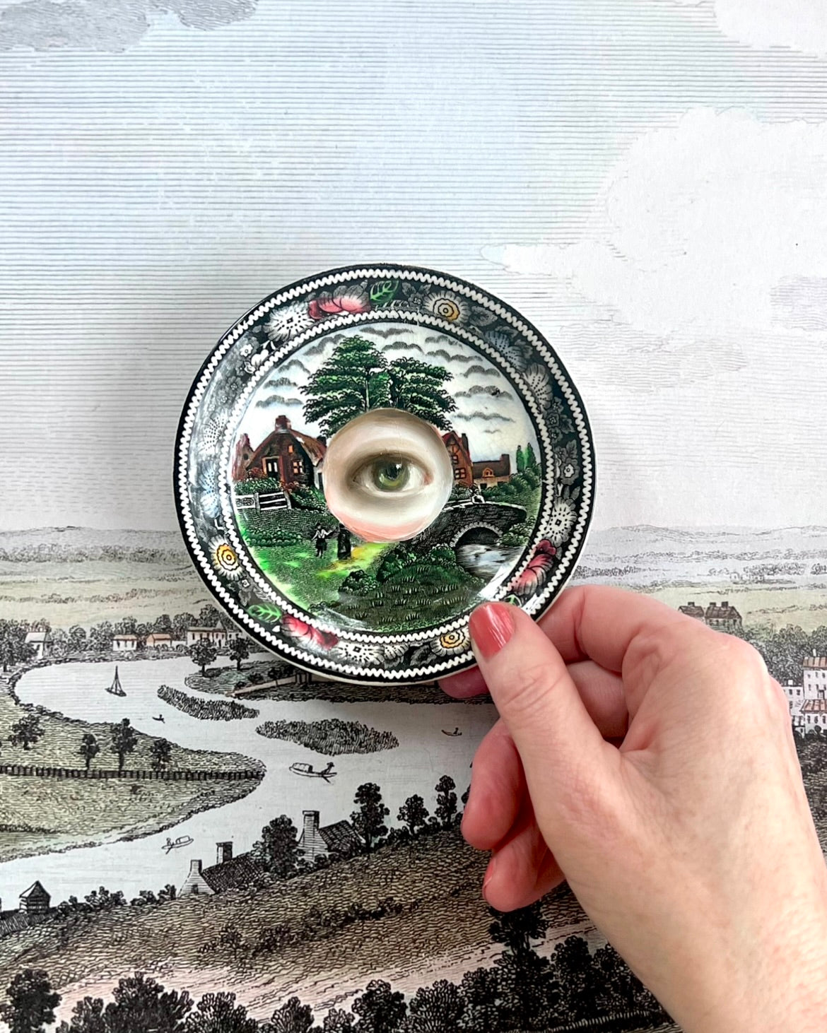 No. 2470 Lover's Eye Painting on a Mini English Landscape Plate