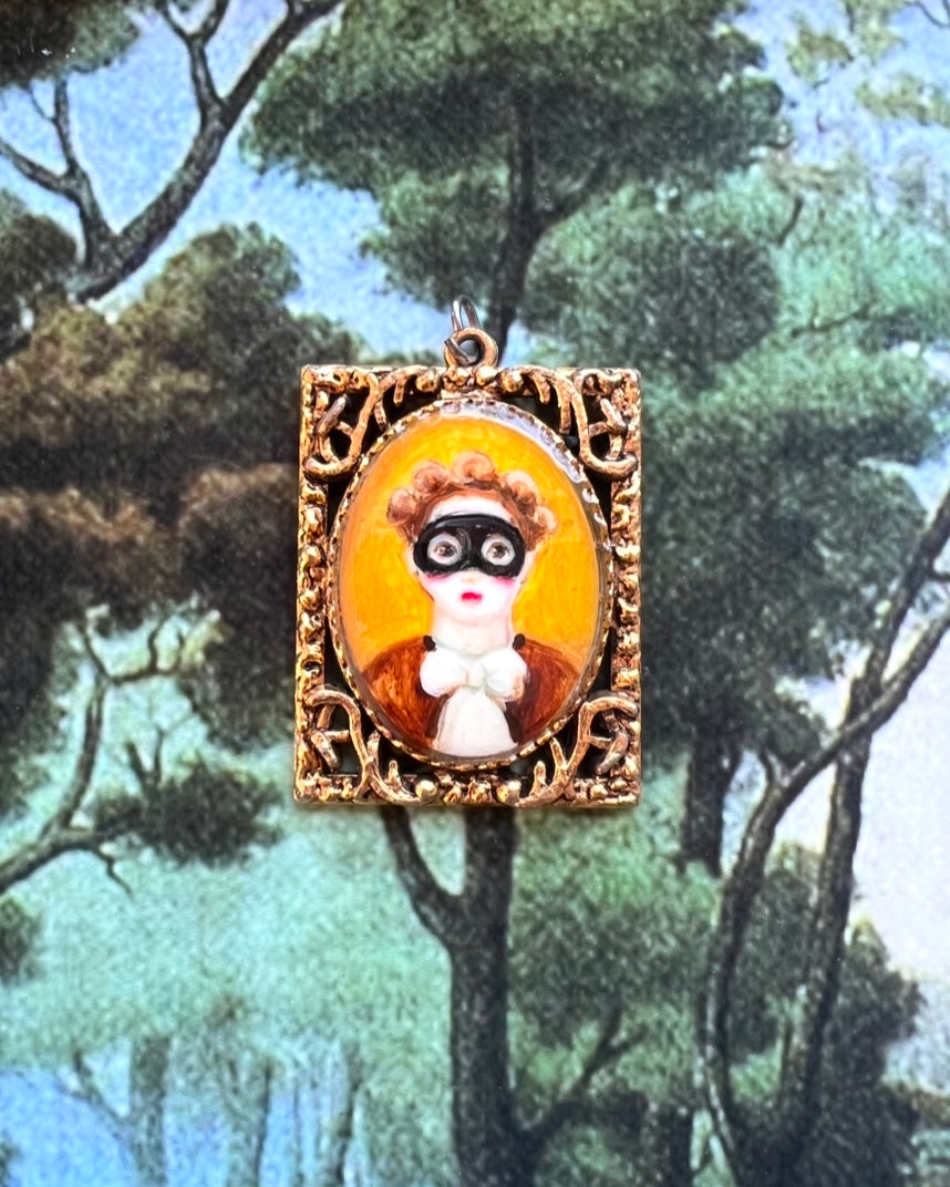 No. 2450 "Winifred" Portrait Pendant