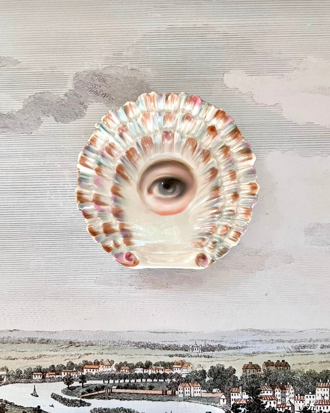 No. 2535 Lover's Eye Painting on a Mini Iridescent Shell Plate