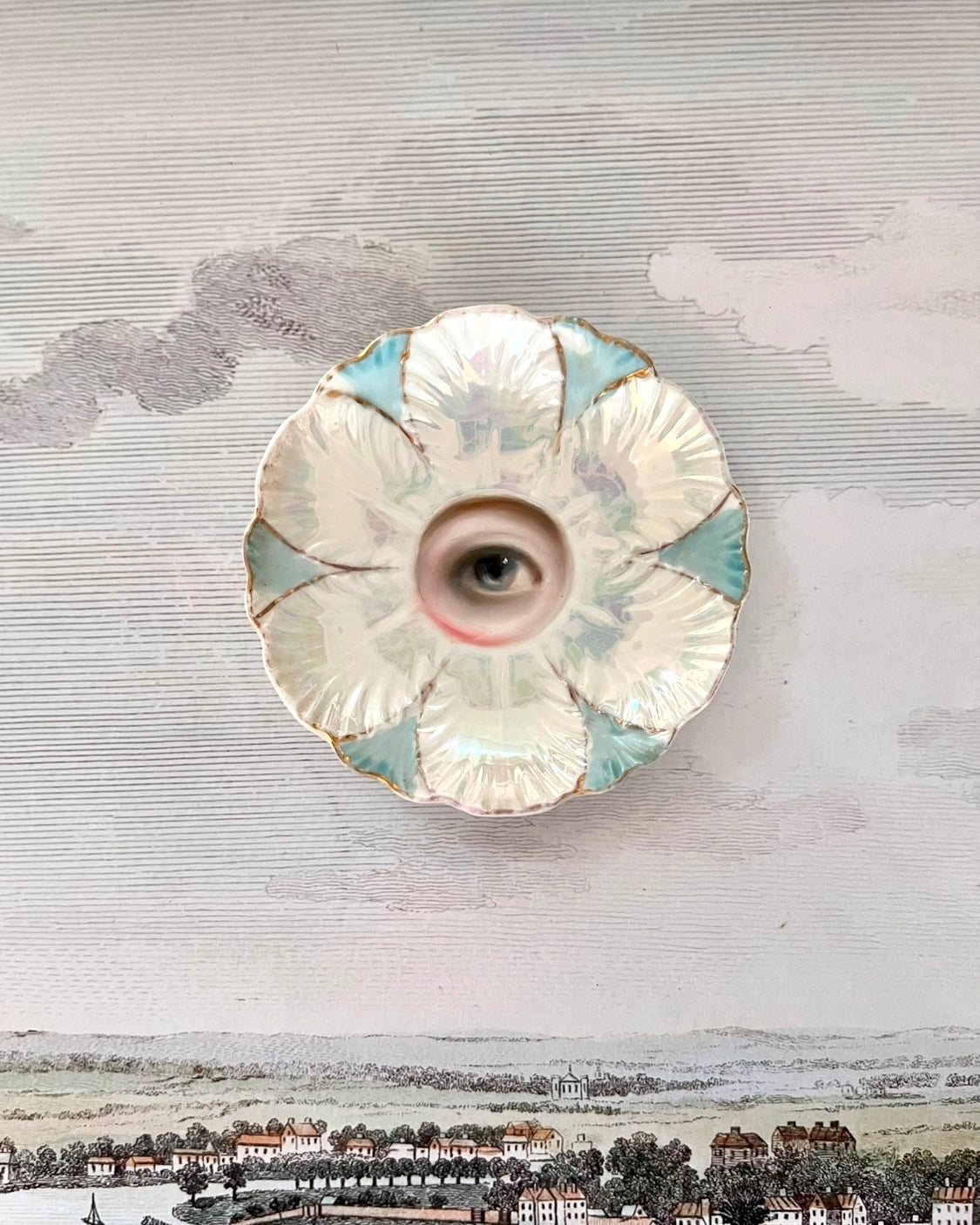 No. 2534 Lover's Eye Painting on a Mini Iridescent Flower Plate