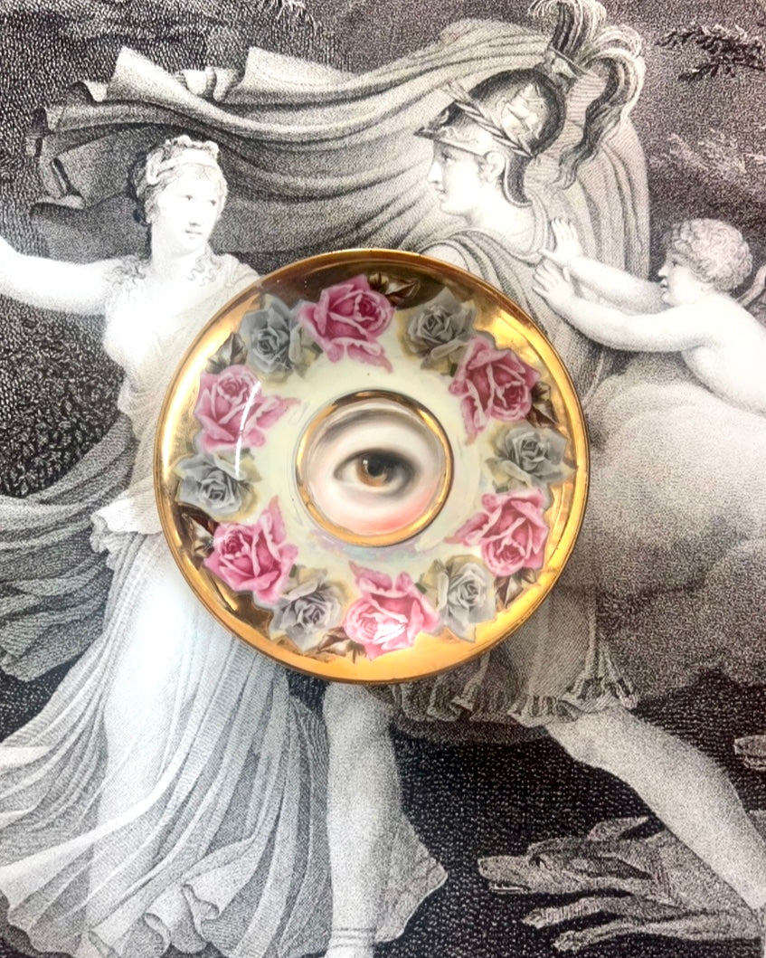 No. 2549 Lover's Eye Painting on a Gold Luster Plate with Roses