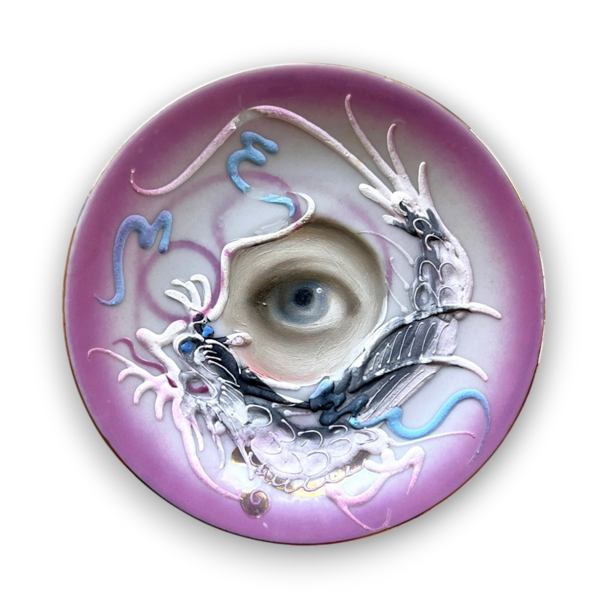 No. 3881 Lover’s Eye Painting on a Pink Dragonware Plate