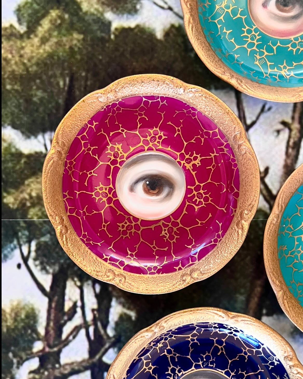 No. 2561 Lover's Eye Painting on a Mini Bavarian Deep Pink Gilt Plate