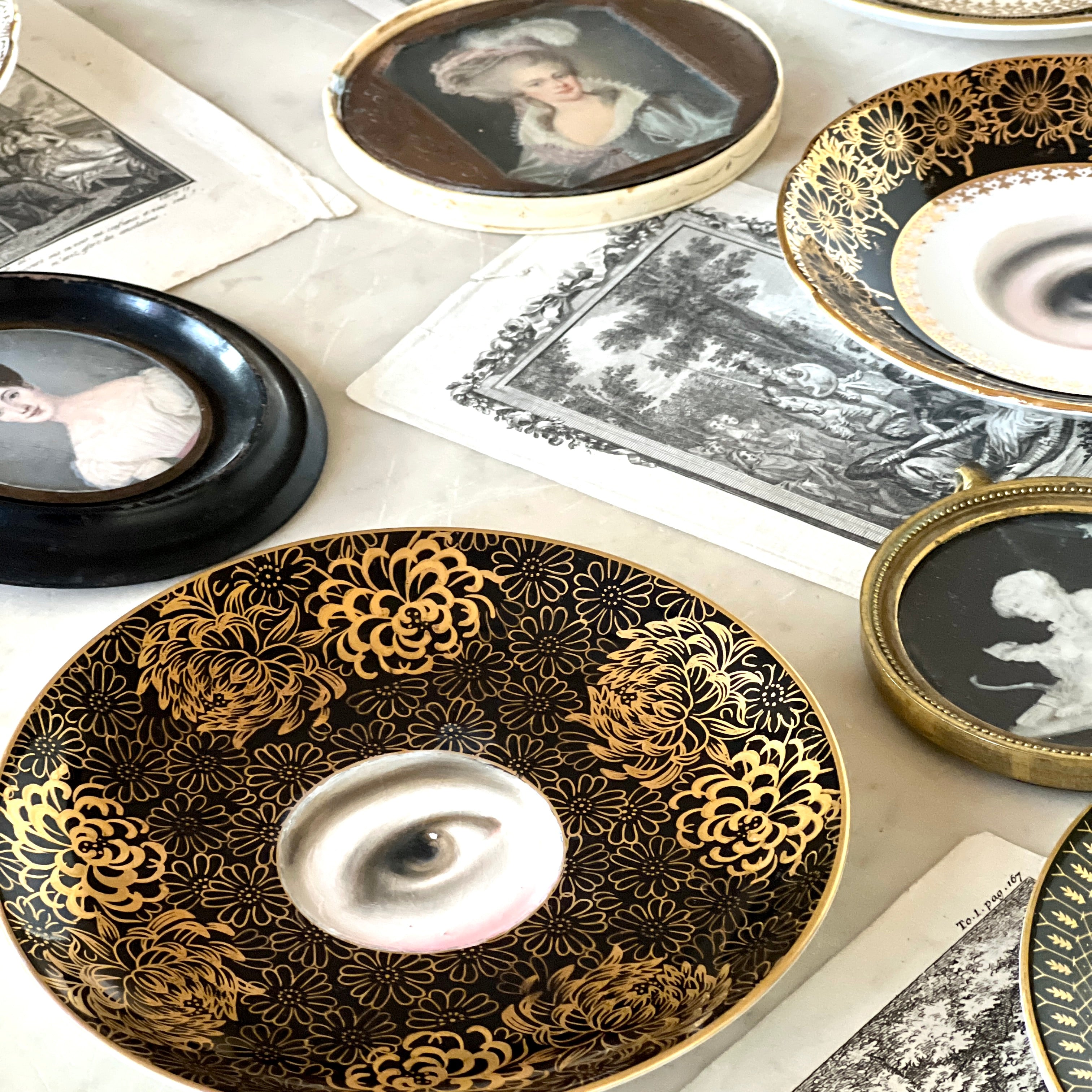 No. 3031 Lover's Eye Painting on a Botanical Black & Gold Plate