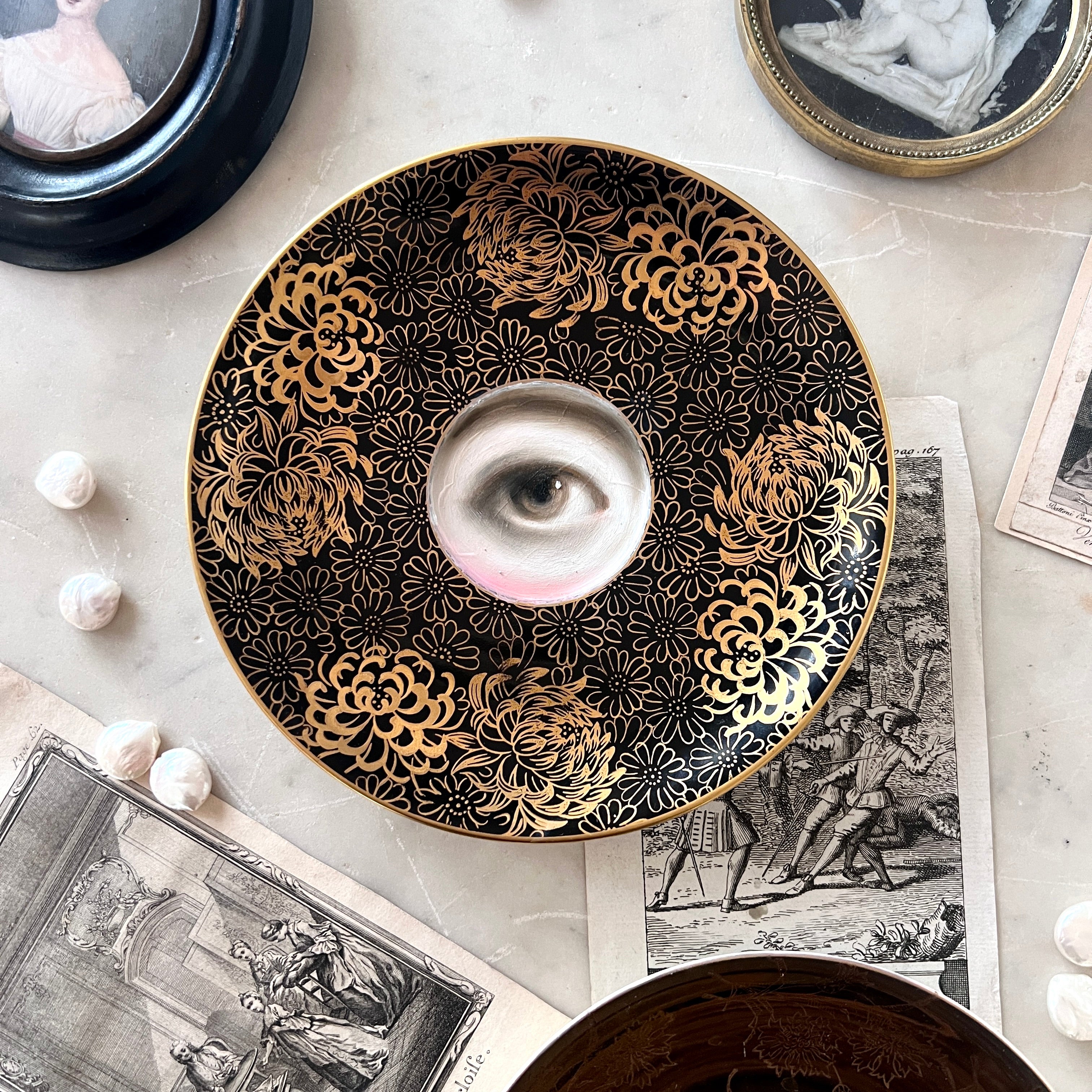 No. 3031 Lover's Eye Painting on a Botanical Black & Gold Plate