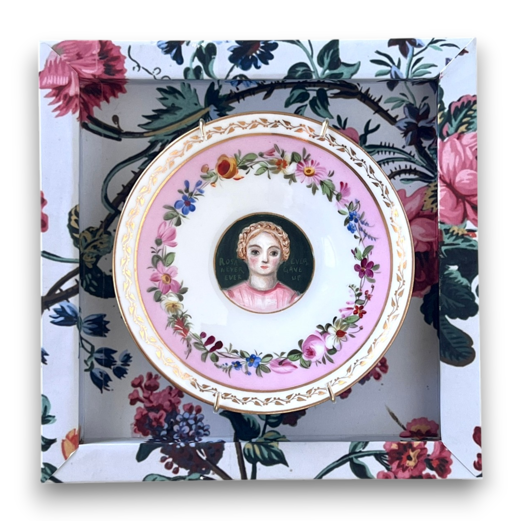 No. 2591 "Rosa Never Ever Ever Gave Up" Portrait Plate