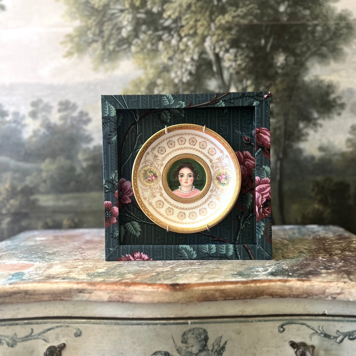 No. 2652 "Flora Began Again, Again" Portrait Plate