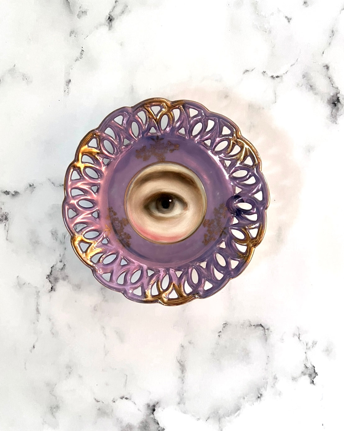 No. 2588 Lover's Eye Painting on a Mini Violet Iridescent Plate