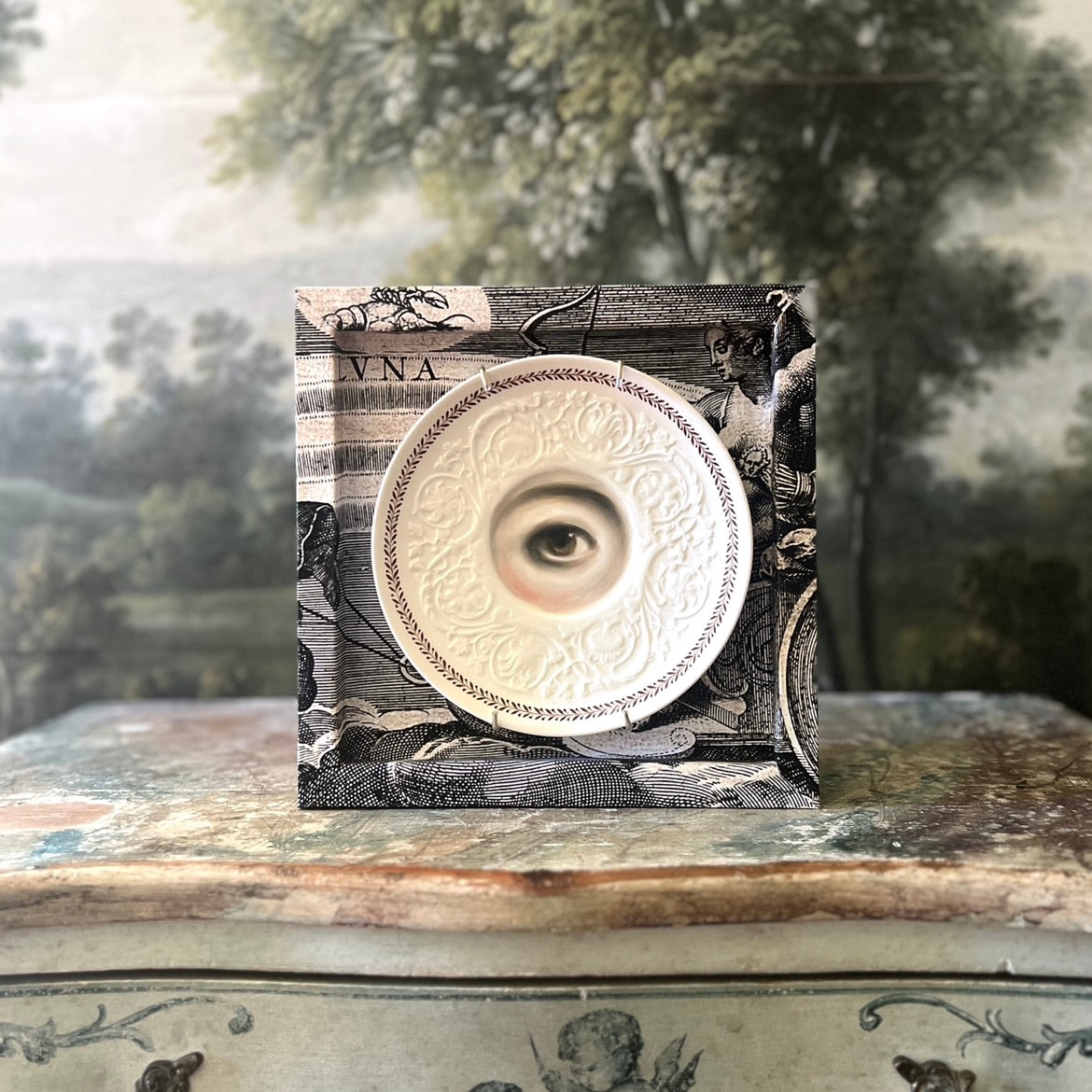 No. 3199 Lover's Eye Painting on a Wedgwood "Golden Ivy" Plate