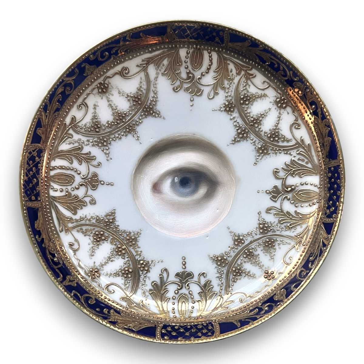 No. 3902 Lover's Eye Painting on a Raised Gilt Plate
