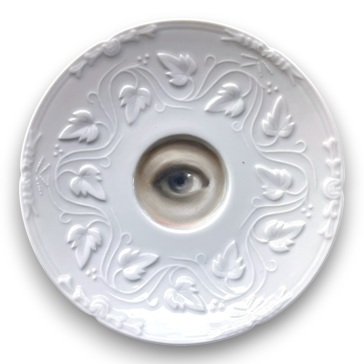 No. 3911 Lover's Eye Painting on a Limoges "Imperatrice" Plate