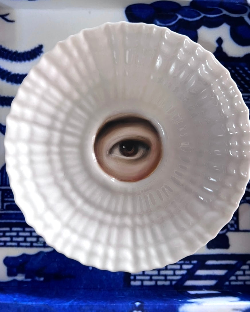 No. 2621 Lover's Eye Painting on an Irish Belleek Shell Plate