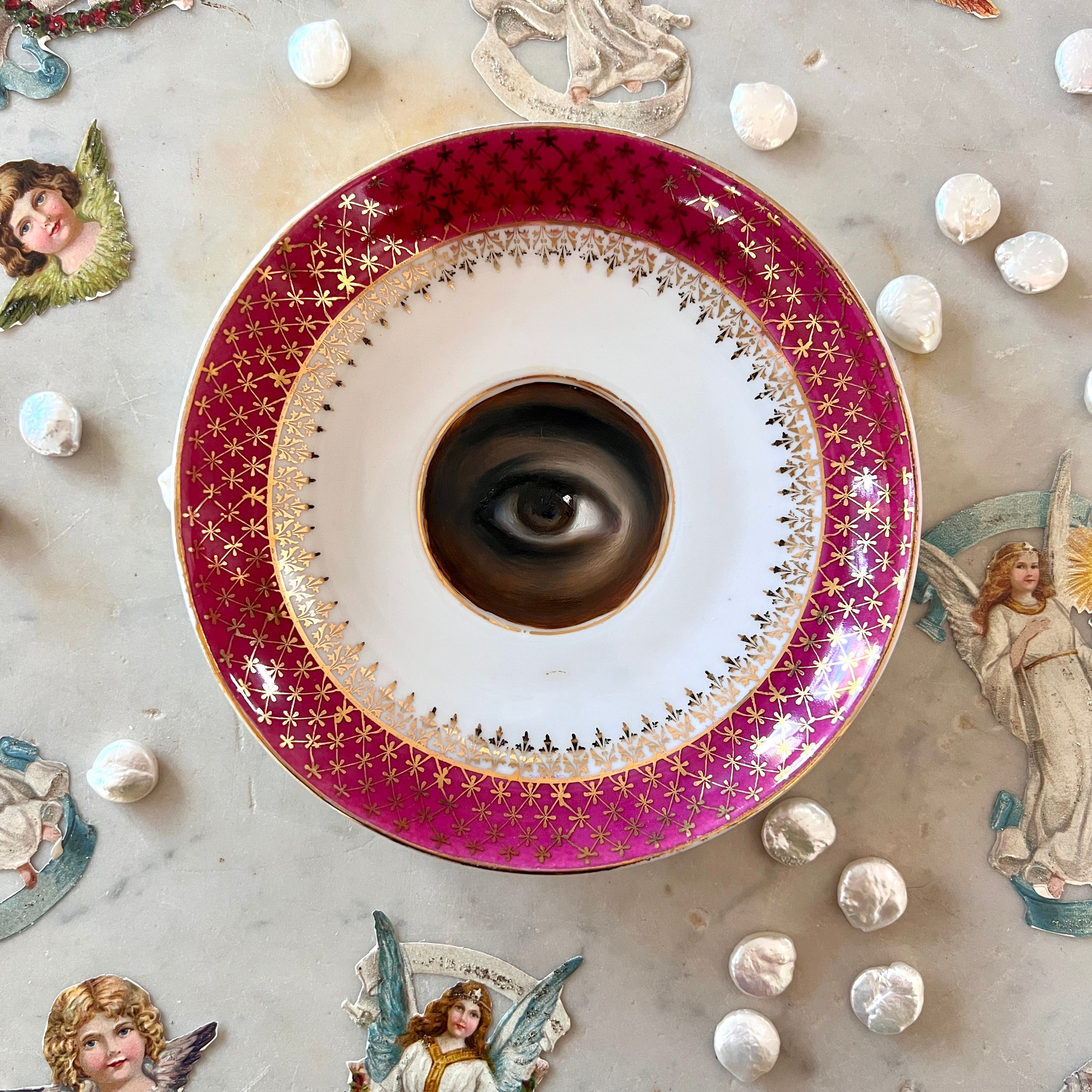 No. 3089 Lover's Eye Painting on a Magenta & Gilt Plate