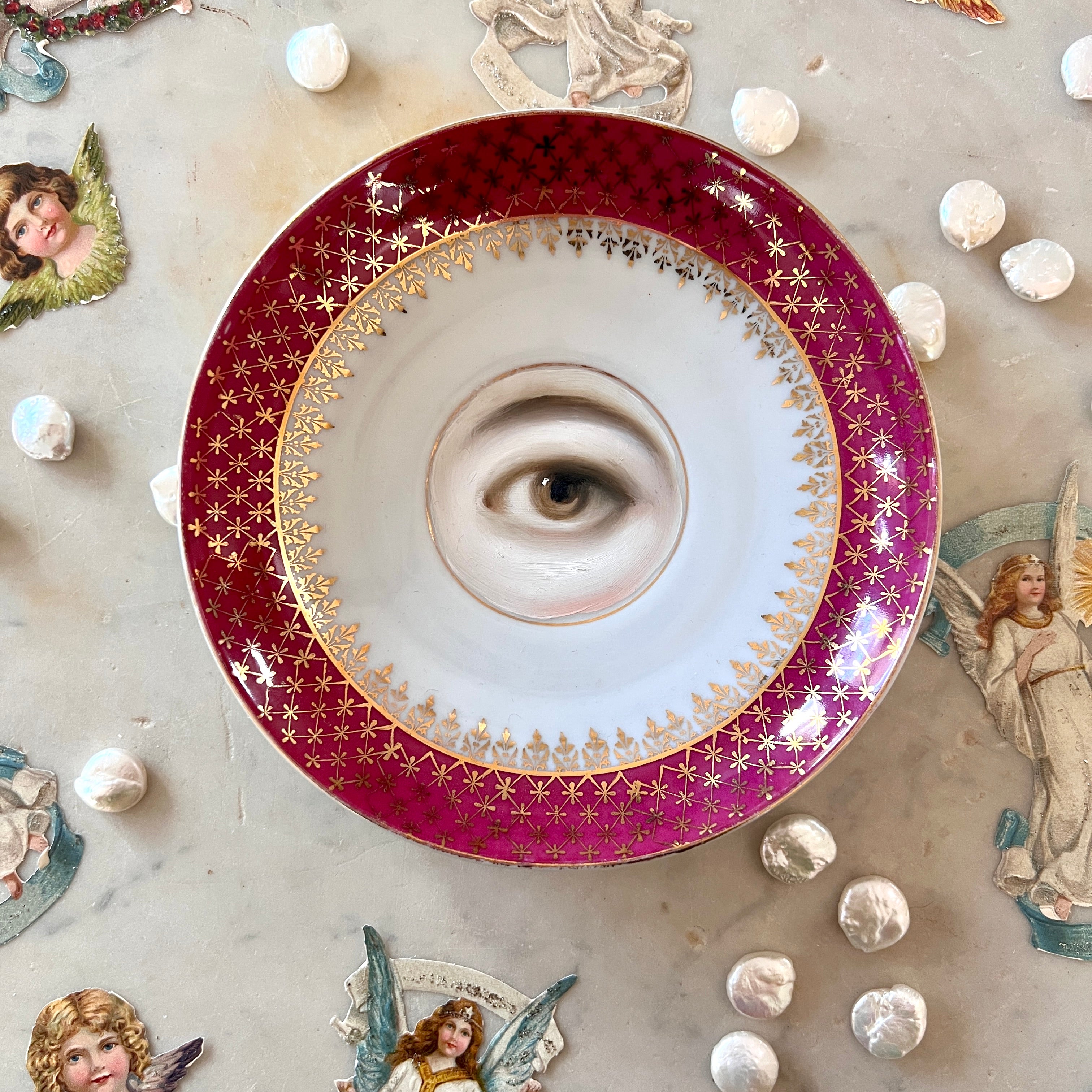No. 3088 Lover's Eye Painting on a Magenta & Gilt Plate