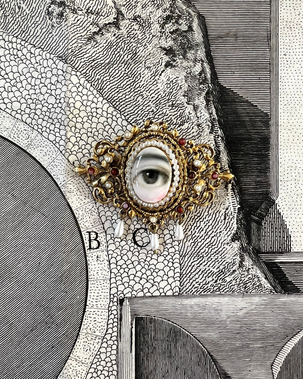 "iris" - Lover's Eye Gold Faux Pearl Brooch