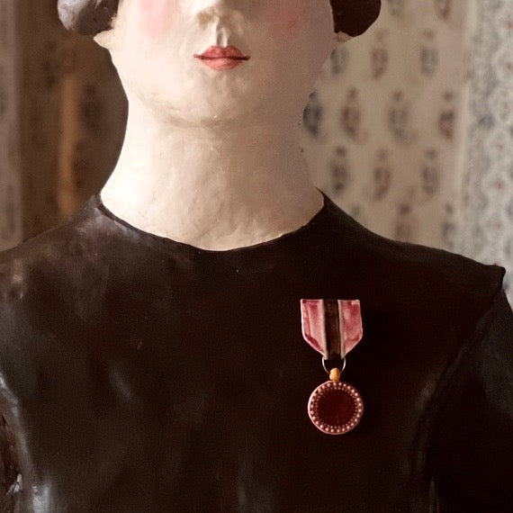 No. 370 Medal - Chocolate & Rose