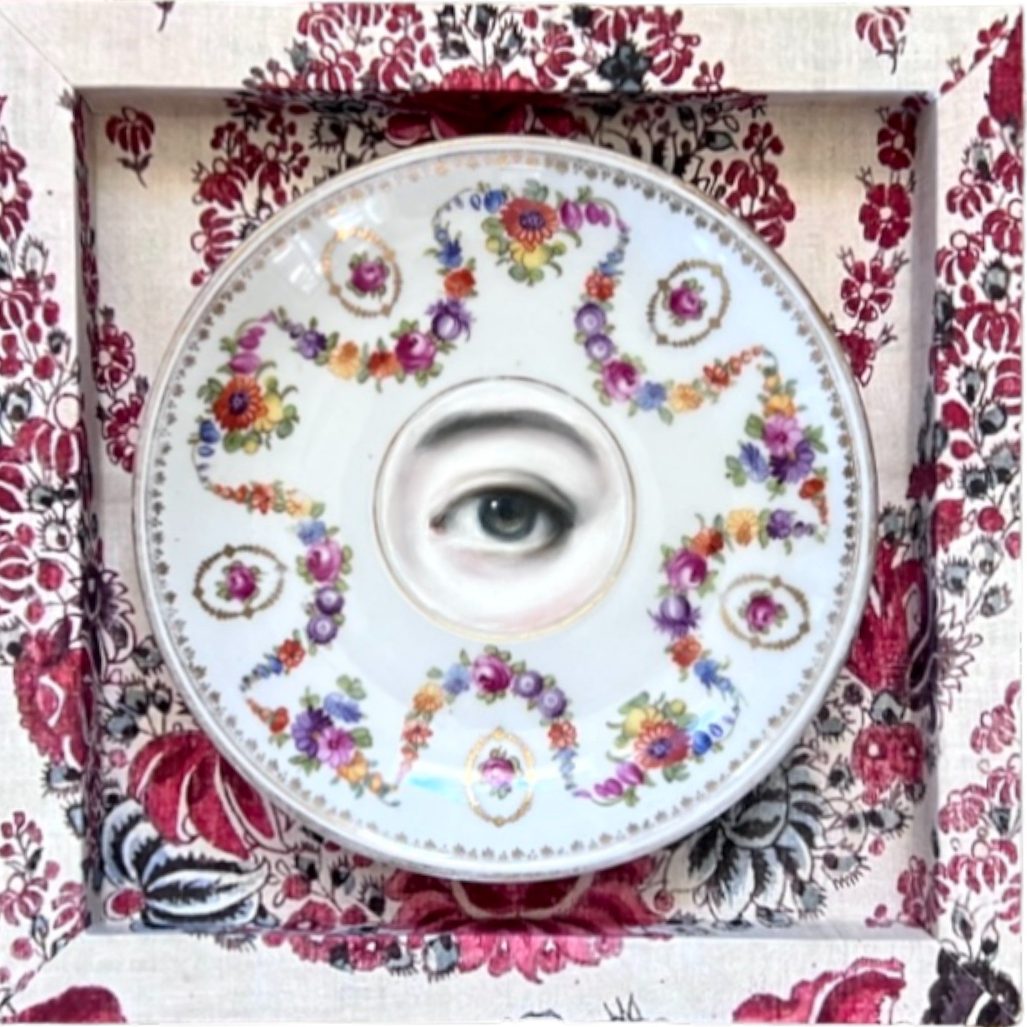 No. 1917 Lover's Eye Painting on a Schumann Flower Garland Plate